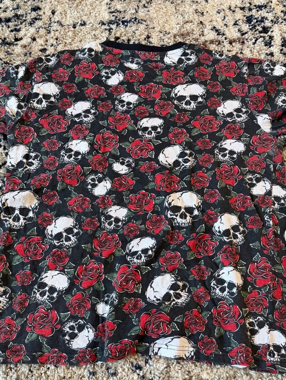WXYZ Skulls and Roses All Over Print Tee L Black